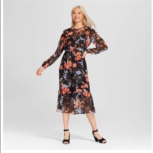 Flowy midi dress in winter floral